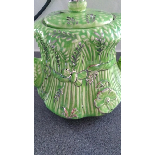 374 - LINGARD DECO TEA POT