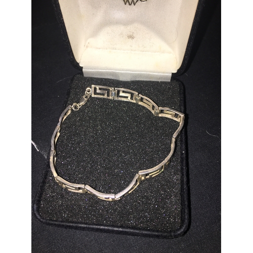 205 - Lovely Silver Bracelet In Presentation Box