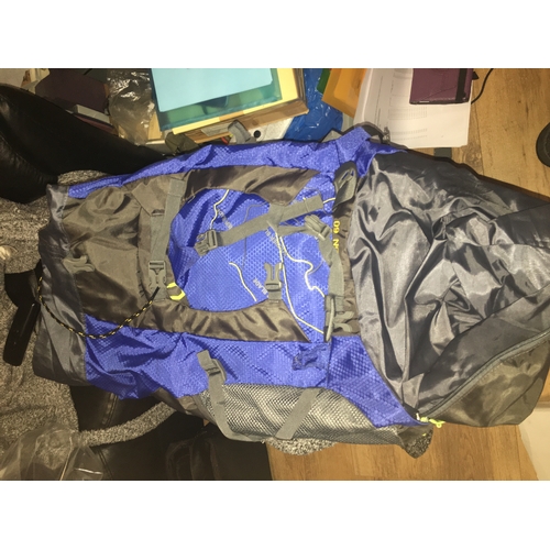 200V - NEW BAGGED SUPERIOR BLUE ELECTRON 60 LARGE RUCKSACK