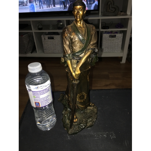 300R - LARGE ORIENTAL FIGURE