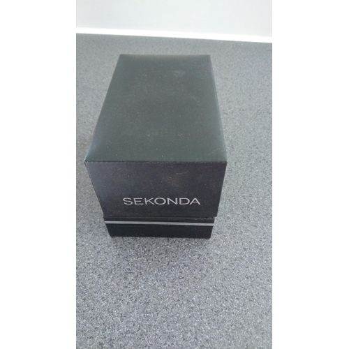 513 - VERY NICE BOXED Sekonda Watch