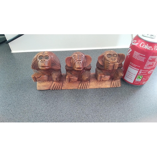 514 - WOODEN THREE WISE MONKEYS