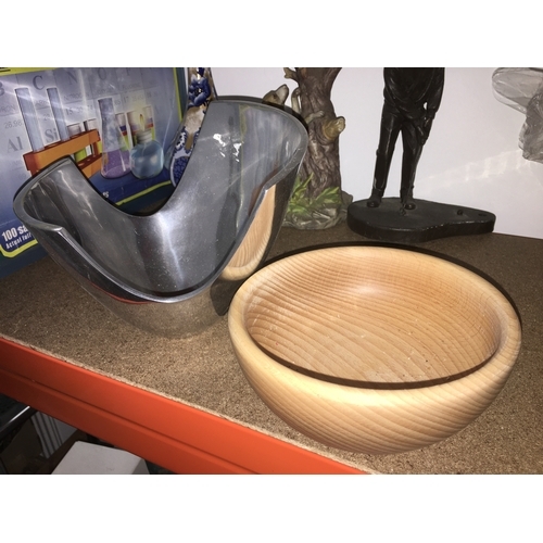 91 - NEW WOODEN BOWL AND METAL VASE