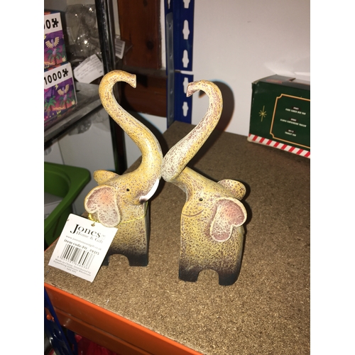 77 - PAIR OF LOVE ELEPHANTS