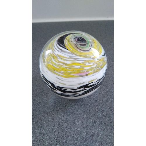 577 - Very nice paperweight