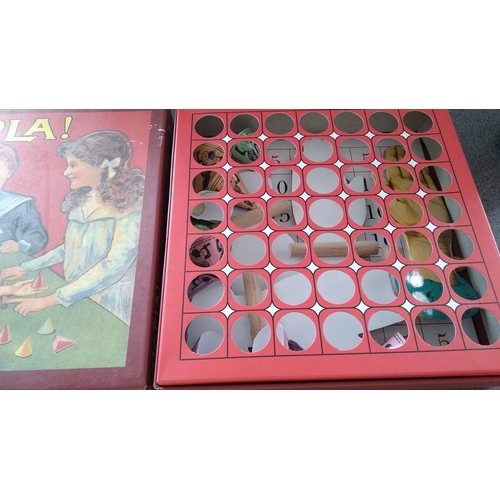 470 - BOXED VINTAGE HOOPLA GAME