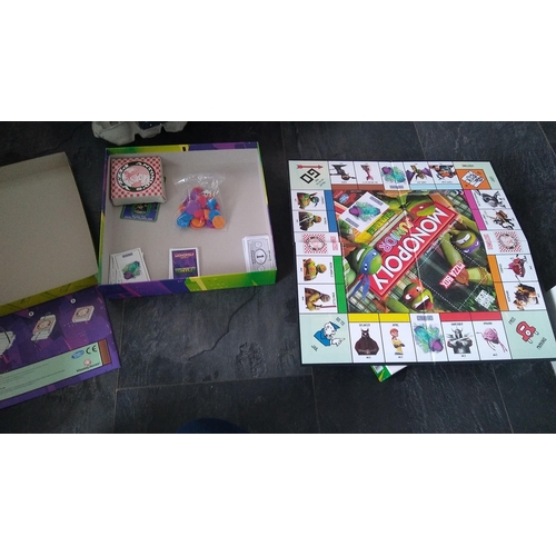 467 - JUNIOR MONOPOLY TURTLES BOARD GAME