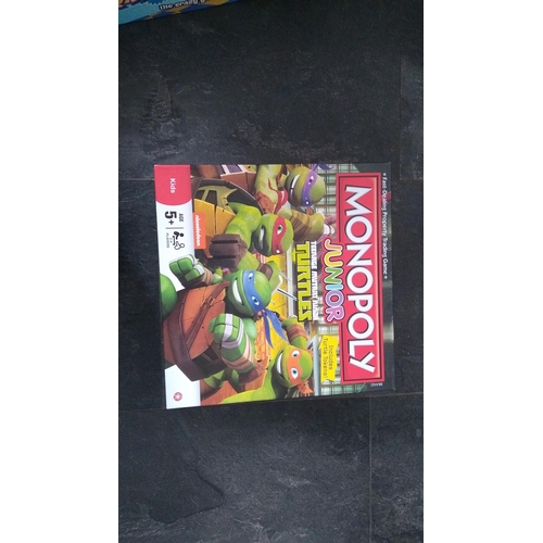 467 - JUNIOR MONOPOLY TURTLES BOARD GAME