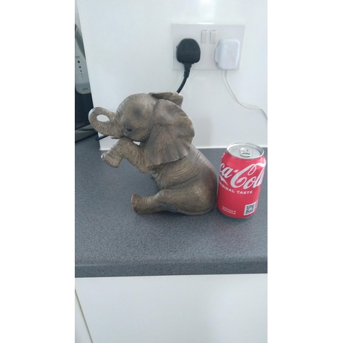 520 - LEONARDO OUT OF AFRICA ELEPHANT FIGURE