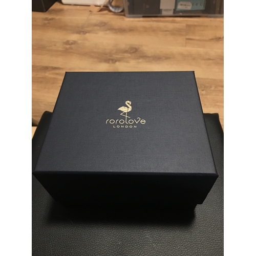 200A - FANTASTIC NEW BOXED ROROLOVE WATCH WITH 3 DIAMONDS IN FACE WITH CERTIFICATE IN BEAUTIFULL GIFT BOX
G... 