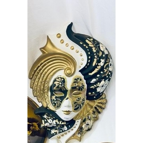 400H - LOVELY VENETIAN WALL MASK