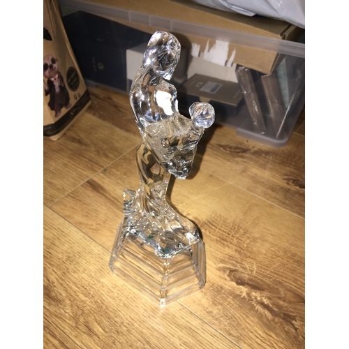 400O - Stunning Italian Crystal Mother and Child Statue 10