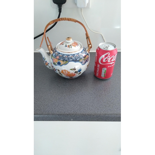 456 - LOVELY ORIENTAL TEA POT WITH BAMBOO HANDLE