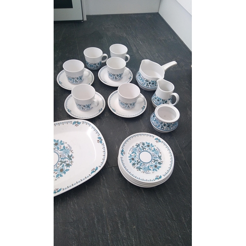 549 - FANTASTIC Noritake blue moon set 44 pieces Mixed tea ware and dinner set