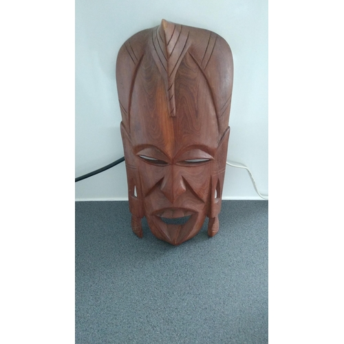 565 - LARGE AFRICAN MASK