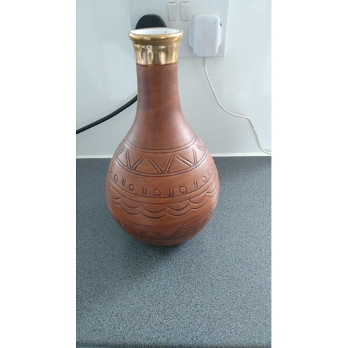 569 - NICE POTTERY VASE