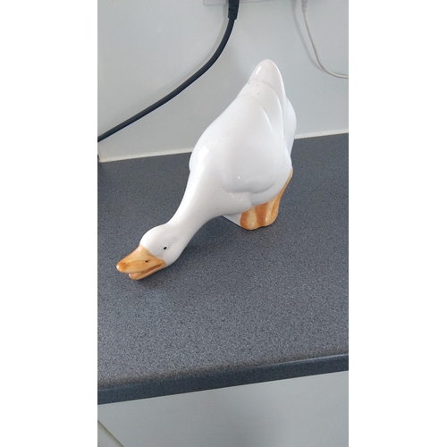 603 - SWAN FIGURE