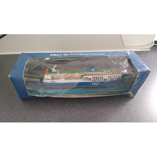 654 - BOXED P&O EUROPEAN FERRIES MODEL