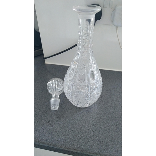 620 - LOVELY DECANTER