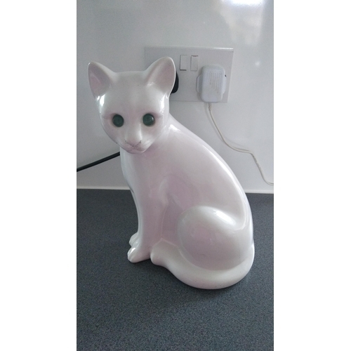 576 - SEA PORTUGESE CAT FIGURINE