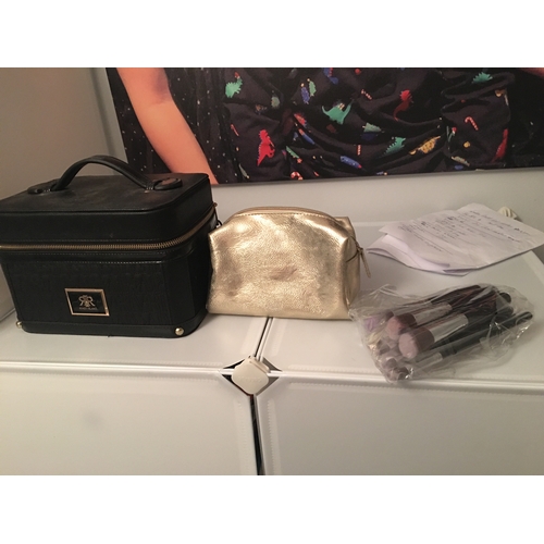 103 - RIVER ISLAND MAKE UP CASE AND NEW TOILET BAG AND MAKE UP BRUSHES