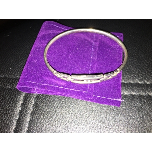 300J - VERY NICE Sterling silver bracelet