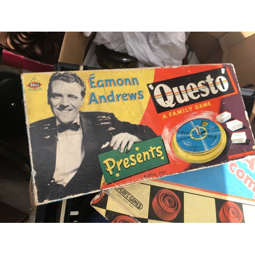 92 - BOXED RETRO EAMONN ANDREW'S QUESTO AND A VINTAGE SPEARS BOXED DRAUGHTS GAME