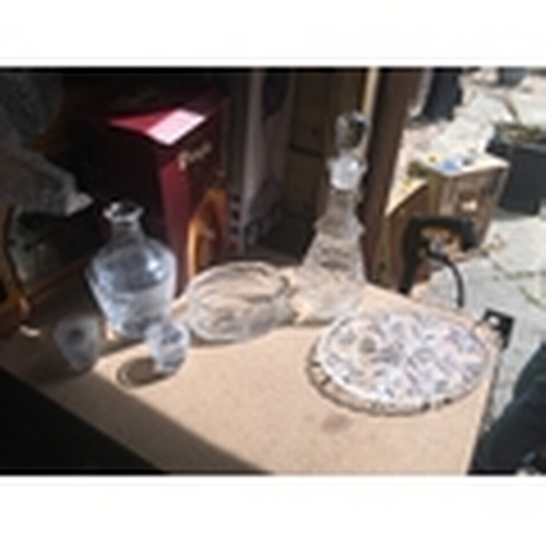 60 - NICE SELECTION OF VINTAGE GLASSWARE 300L