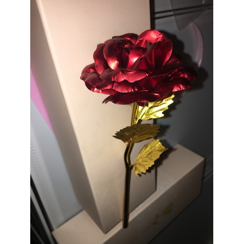 100A - NEW BOXED Beferr Crystal Rose Flowers Gifts, Golden Galaxy Forever Rose Leaves are plated with Gold ... 