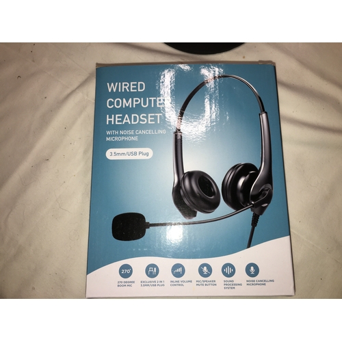 27 - NEW BOXED WIRED COMPUTER HEADSET    N