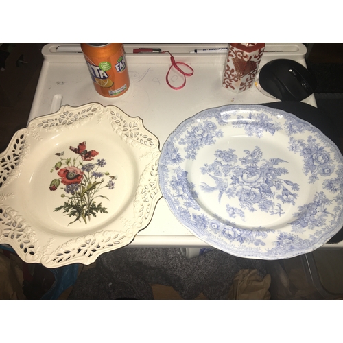 43 - TWO COLLECTIBLE PLATES INCLUDING ROYAL CREAMWARE ''POPPIES'' RIBBON PLATE AND K&CO BLUE AND WHITE