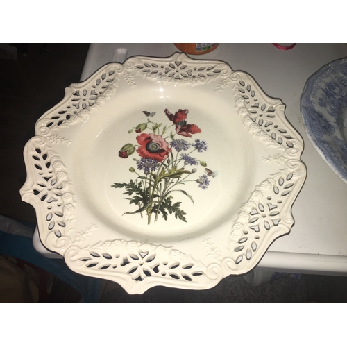 43 - TWO COLLECTIBLE PLATES INCLUDING ROYAL CREAMWARE ''POPPIES'' RIBBON PLATE AND K&CO BLUE AND WHITE