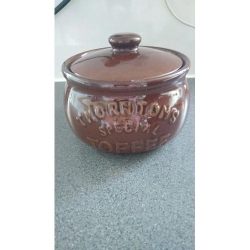 498 - THORNTONS SPECIAL TOFFEE LIDDED OVEN PROOF POT