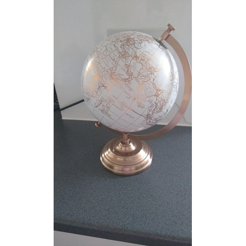 416 - TABLE TOP GLOBE