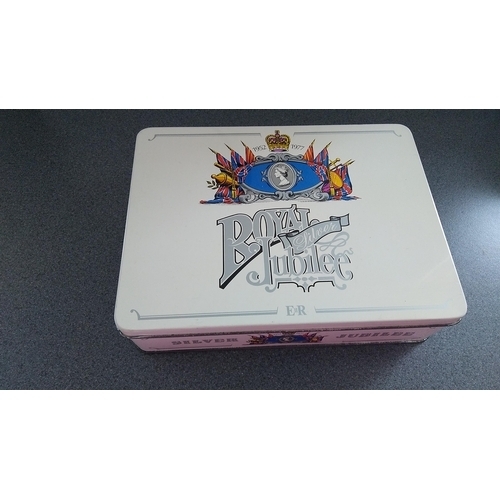 660 - ROYAL SILVER JUBILEE TIN