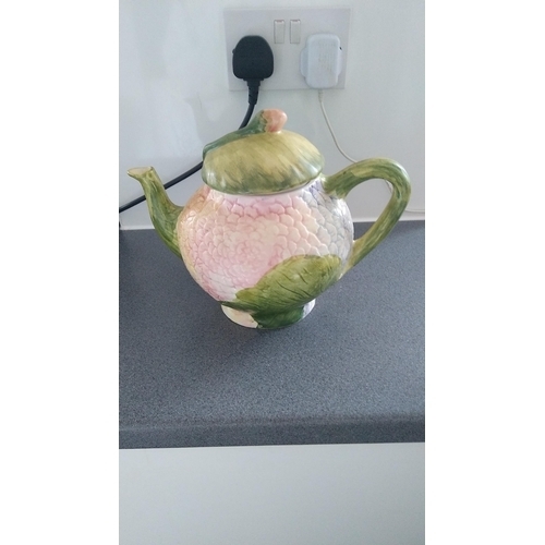 616 - MAJOLICA STYLE TEAPOT MADE IN ITALY