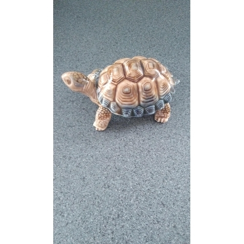 598 - WADE TORTOISE TRINKET BOX