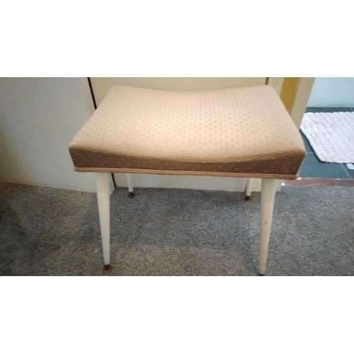 526 - VINTAGE DRESSING TABLE STOOL