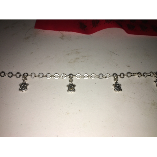 300L - SILVER 925 BRACELET FEATURING TURTLES