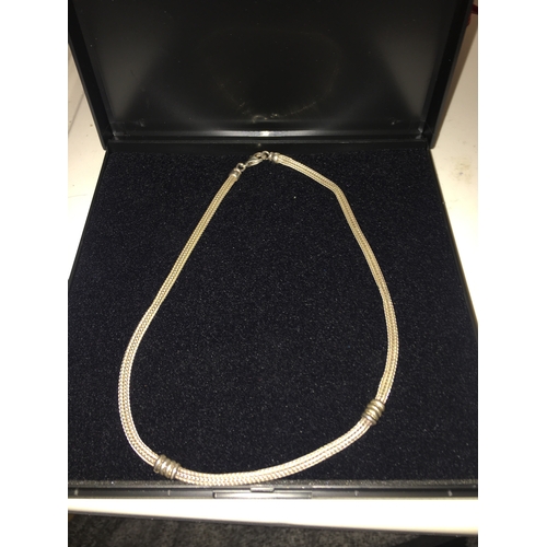 300D - Lovely Silver 925 Chainmail Necklace Complete with Presentation Box