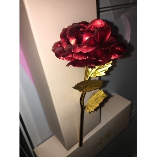 19 - NEW BOXED BEFERR RED CRYSTAL ROSE IN 24k GOLD LEAF