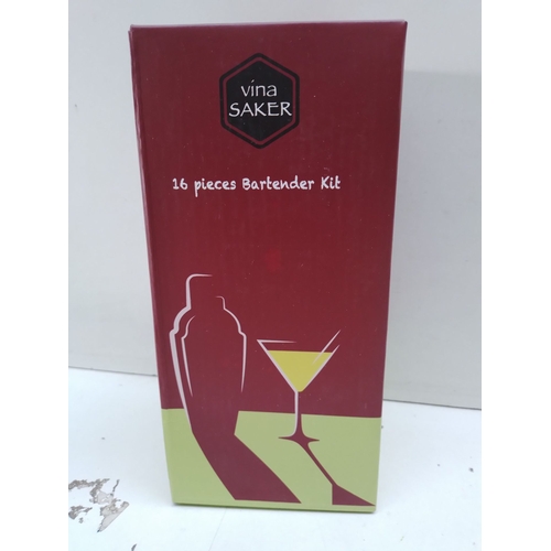 47 - NEW BOXED VINA SAKER 16 PIECE BARTENDER KIT