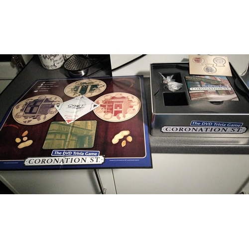 393 - CORONATION STREET DVD TRIVIA GAME IN COLLECTORS TIN