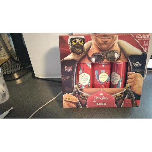 611 - NEW BOXED OLD SPICE DEEP SEA SET