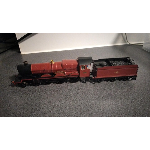 707 - Hornby hogwarts Castle train