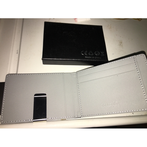 74 - NEW BOXED MUCO Men's Credit Card Holder with Metal Money Clip BLACK WITH GREY INTERIOR