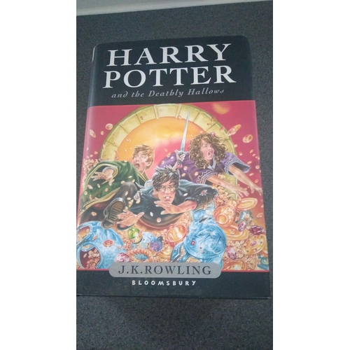 46 - HARDBACK HARRY POTTER AND THE DEATHLY HALLOWS