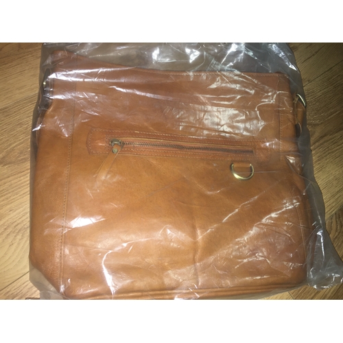 79 - QUALITY REAL LEATHER LADIES BAG IN TAN