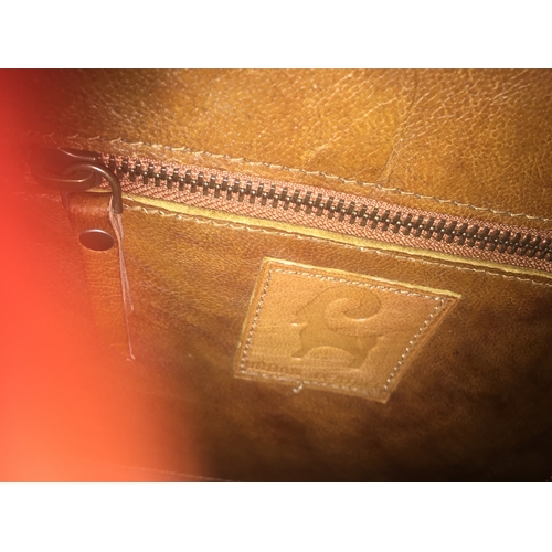 79 - QUALITY REAL LEATHER LADIES BAG IN TAN