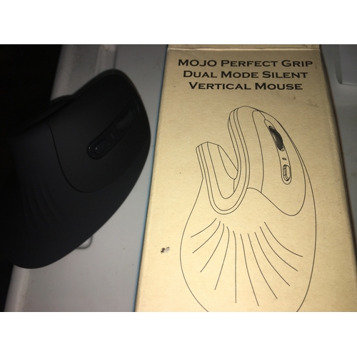 173 - NEW BOXED MOJO PERFECT GRIP DUAL MODE SILENT VERTICAL MOUSE